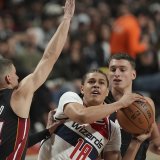 Kyshawn George (18) et les Wizards ont subi la loi du Heat samedi KEYSTONE/AP/Fernando Llano